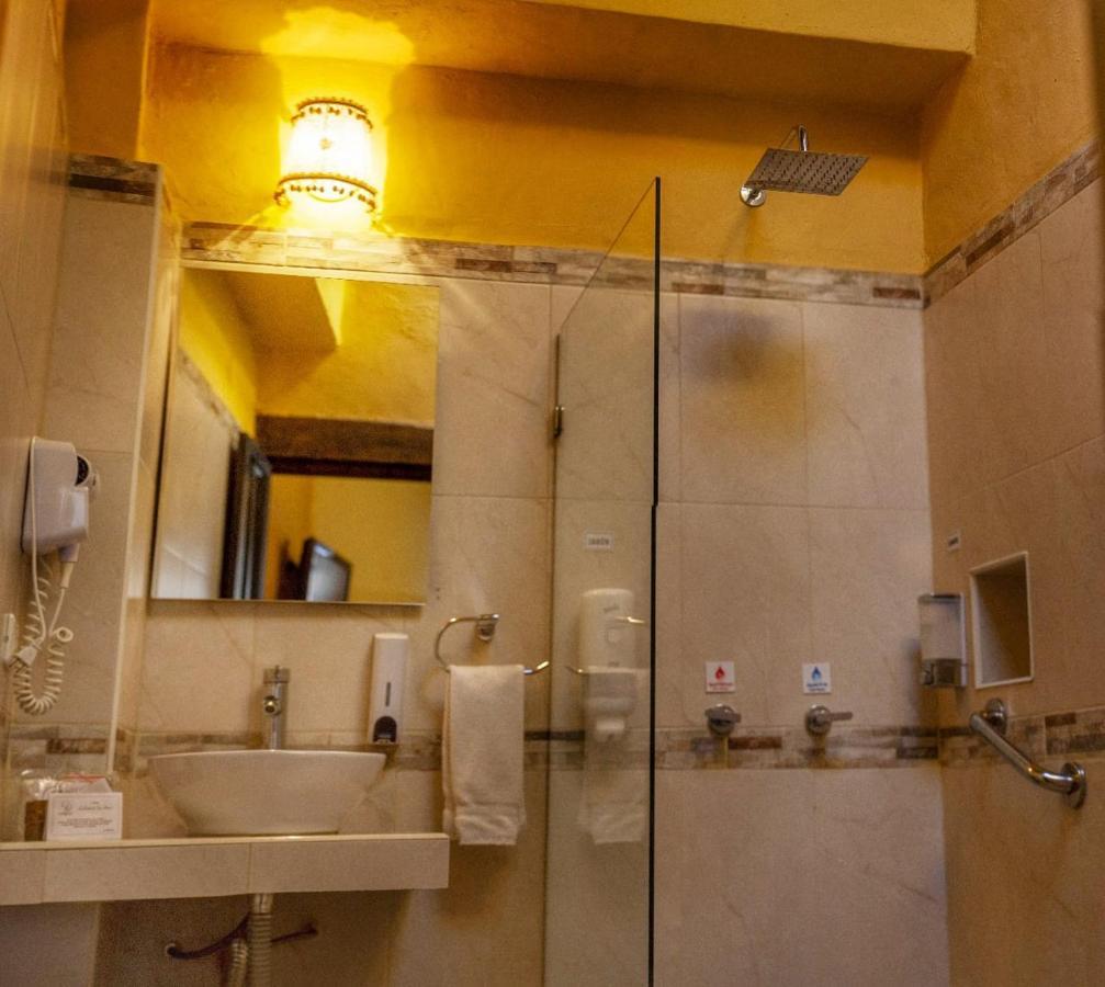 La De San Antonio 3*