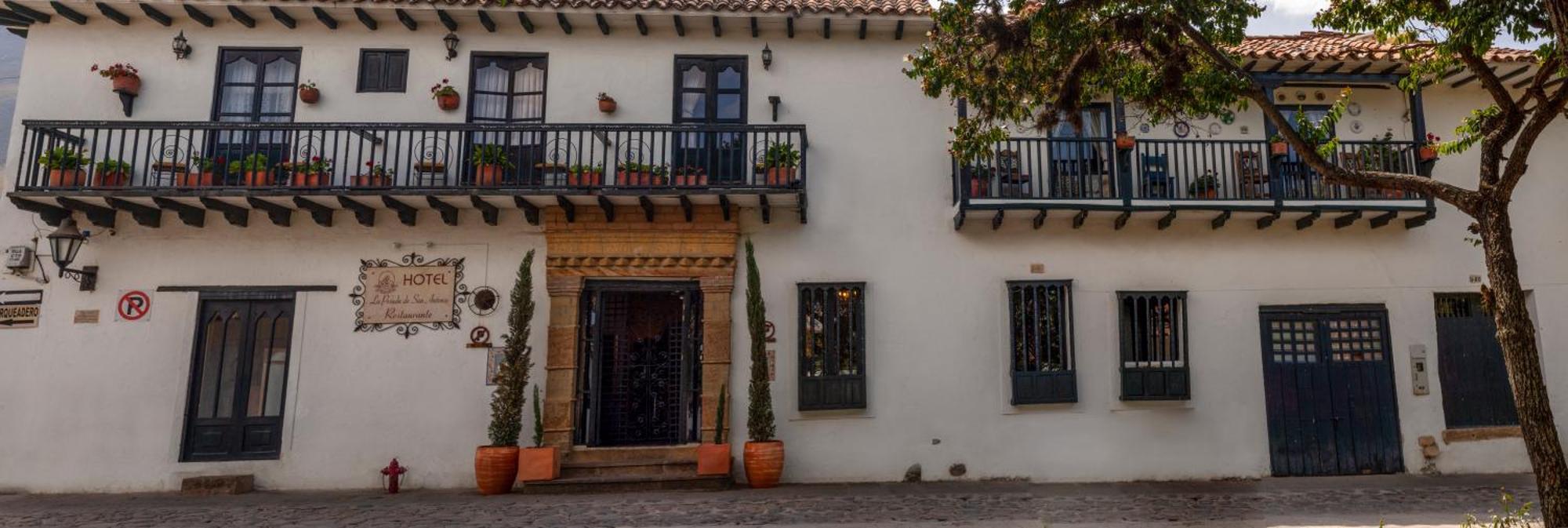 La De San Antonio Hotel